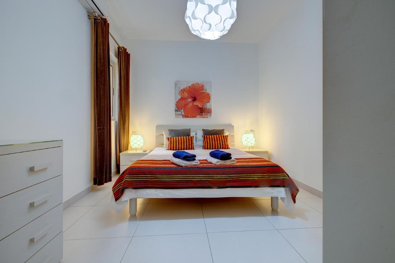 סליאמה Modern Apartment Steps From Balluta Bay מראה חיצוני תמונה