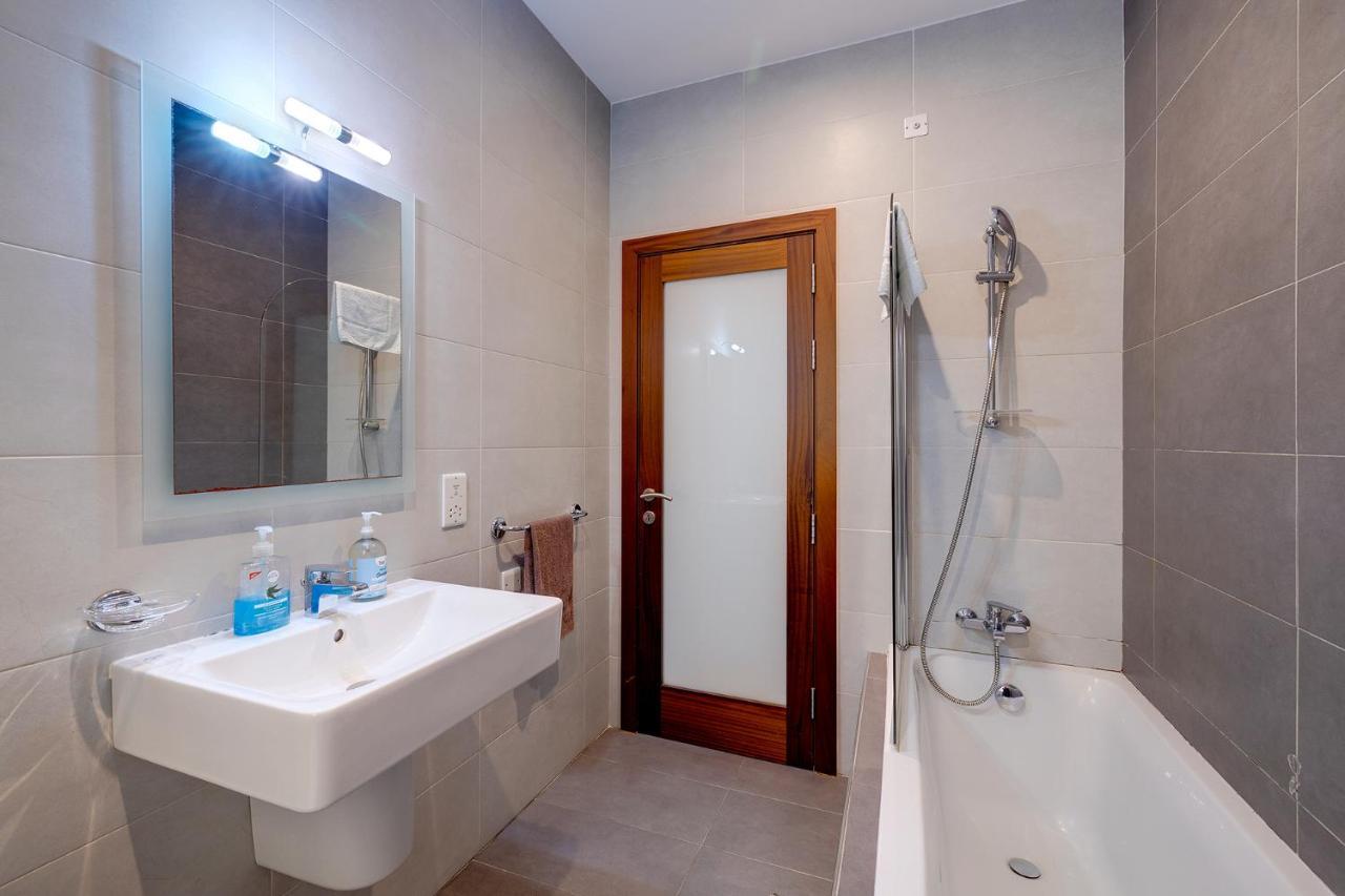 סליאמה Modern Apartment Steps From Balluta Bay מראה חיצוני תמונה